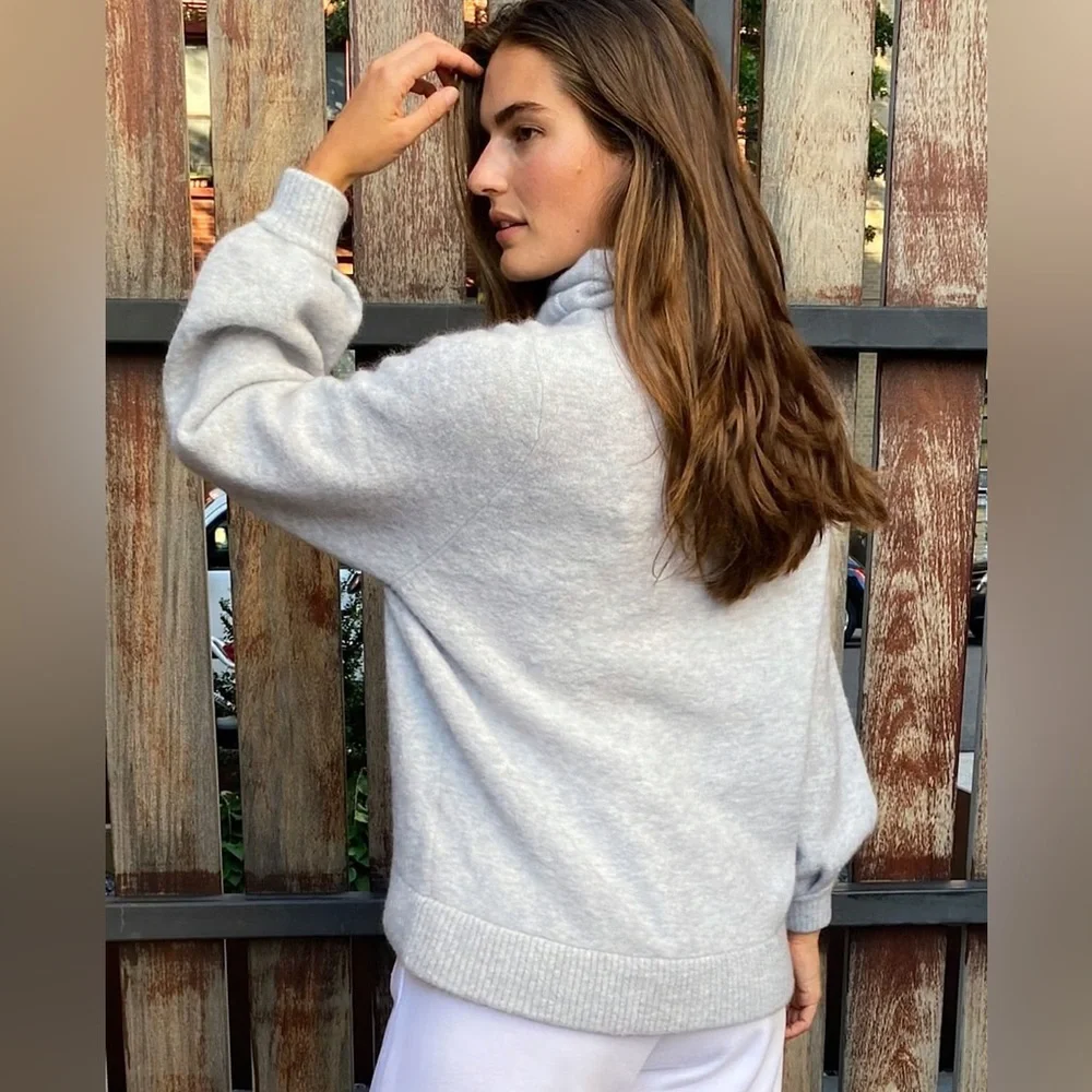 Aritzia/The Group Babaton Adichie Oversized Turtleneck Sweater - Picture 4 of 11